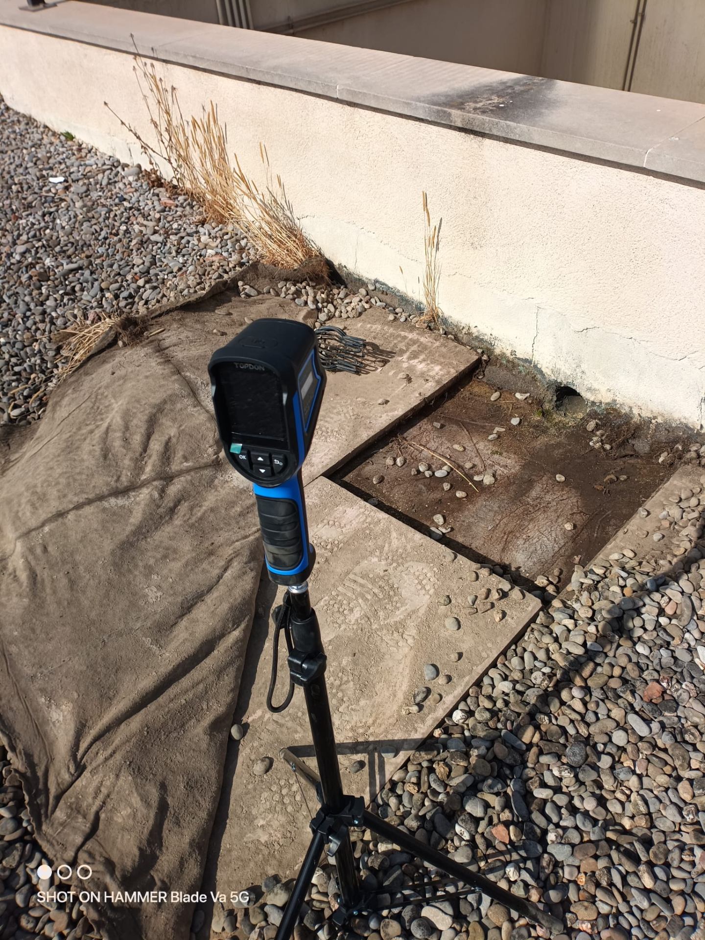Termografia en exterior sobre pati per detectar zones humides