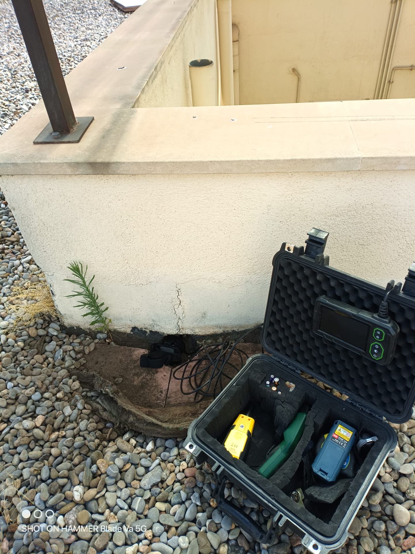 Inspecció de fissura en ampit perimetral i arqueta de desguàs