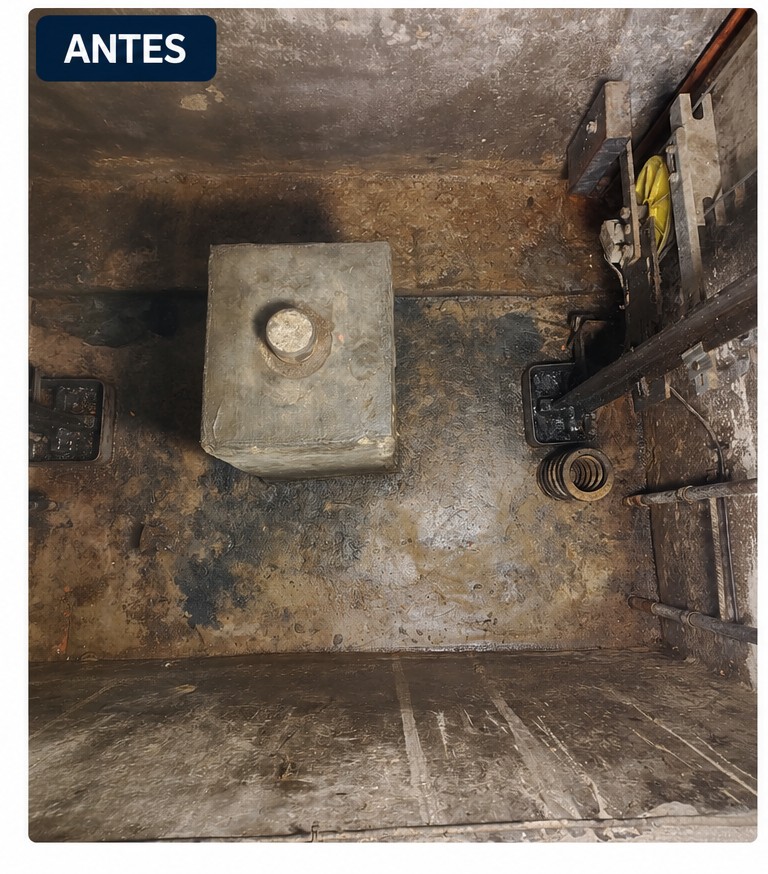Impermeabilización de fosa de ascensor con filtraciones en Badalona — antes