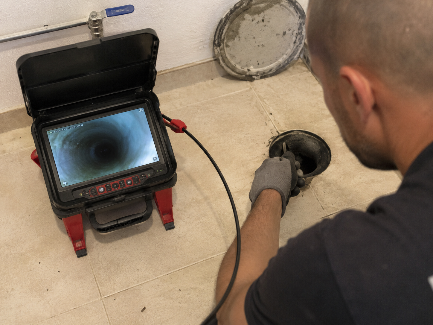 Diagnóstico con cámara endoscópica en baño